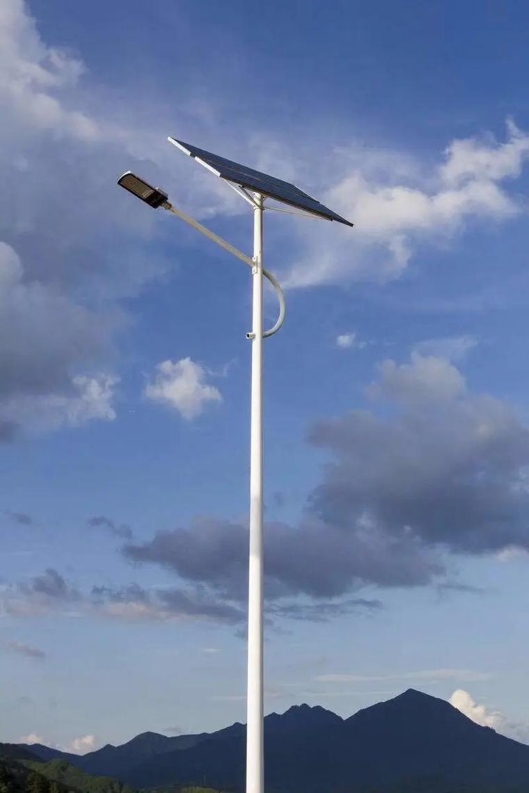 家用光伏路灯多少钱一盏 家用光伏路灯多少钱一盏