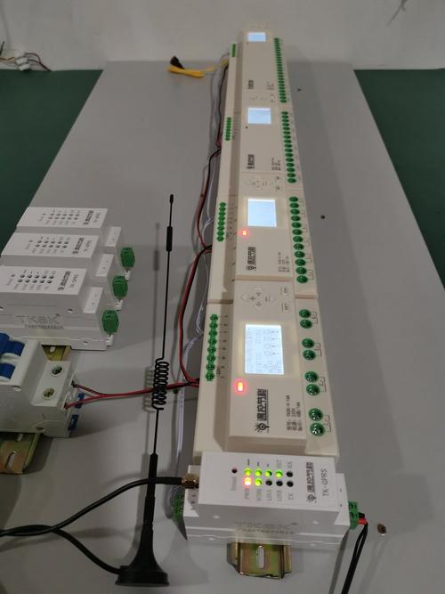 请问我要用三相开关,接触器时间控制器来控制路灯,需要的设备如下,请 ... 请问我要用三相开关,接触器时间控制器来控制路灯,需要的设备如下,请 ...