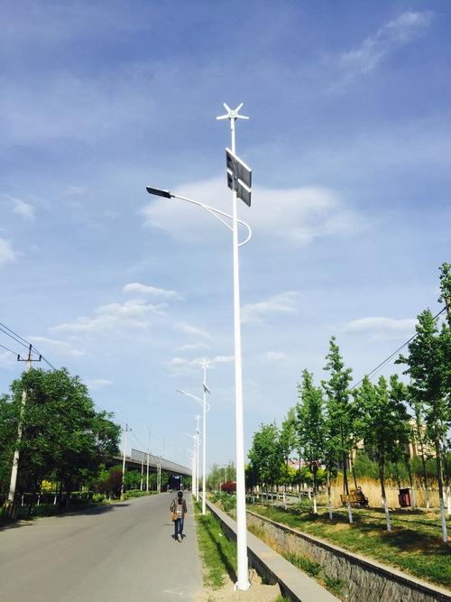 太阳能超亮的灯有哪些