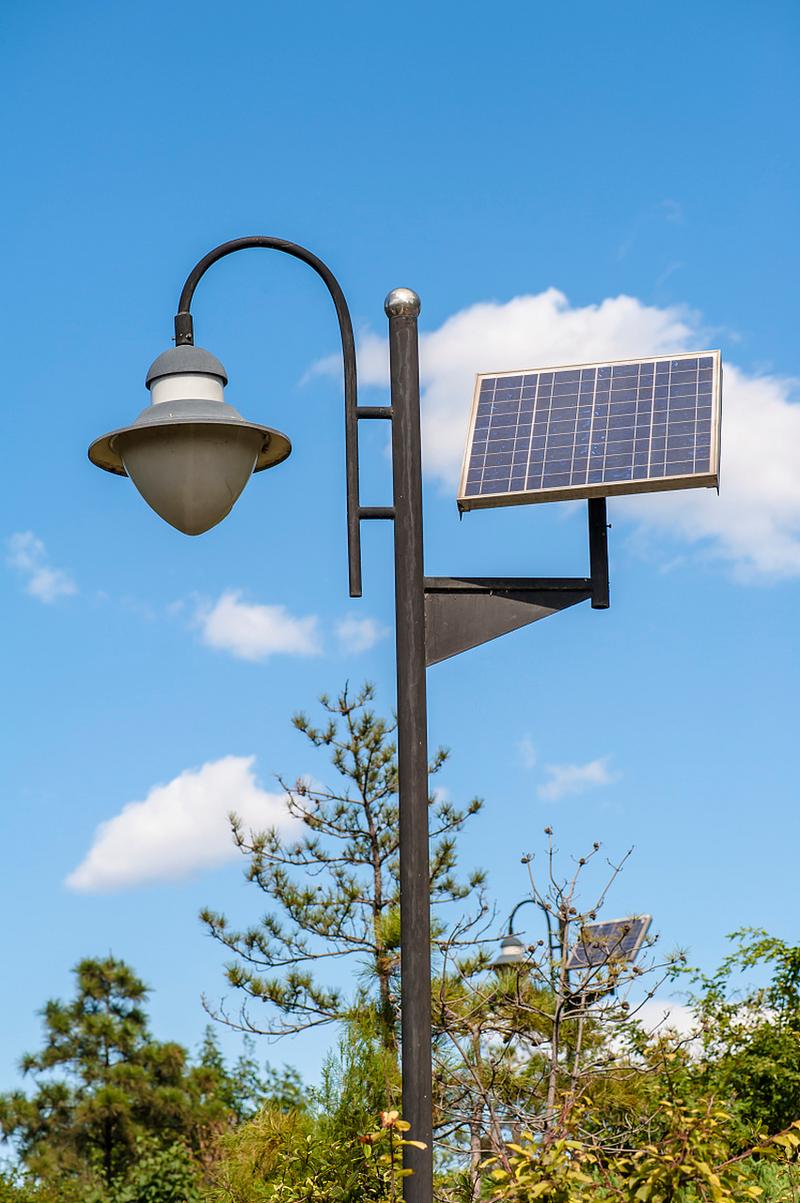 太阳能路灯电池换一组电池多少钱